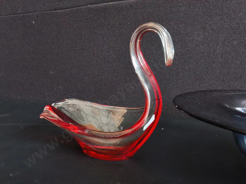 VINTAGE MID CENTURY MODERN ART GLASS, MURANO STYLE RED SOMMERSO SWAN, AND SMOKE GLASS PEDESTAL BOWL, TALLEST H 20 CM Image 1++