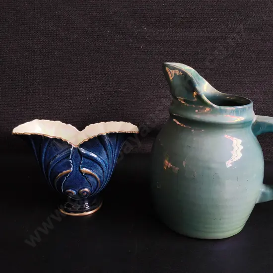 MID CENTURY TURQUOISE PITCHER AND CARLTON WARE ART DECO GILT VASE, TALLEST H 18 CM