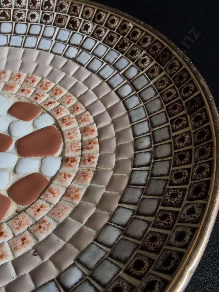 VINTAGE DECORATIVE MOSAIC PLATE, DIA 28 CM Image 1++