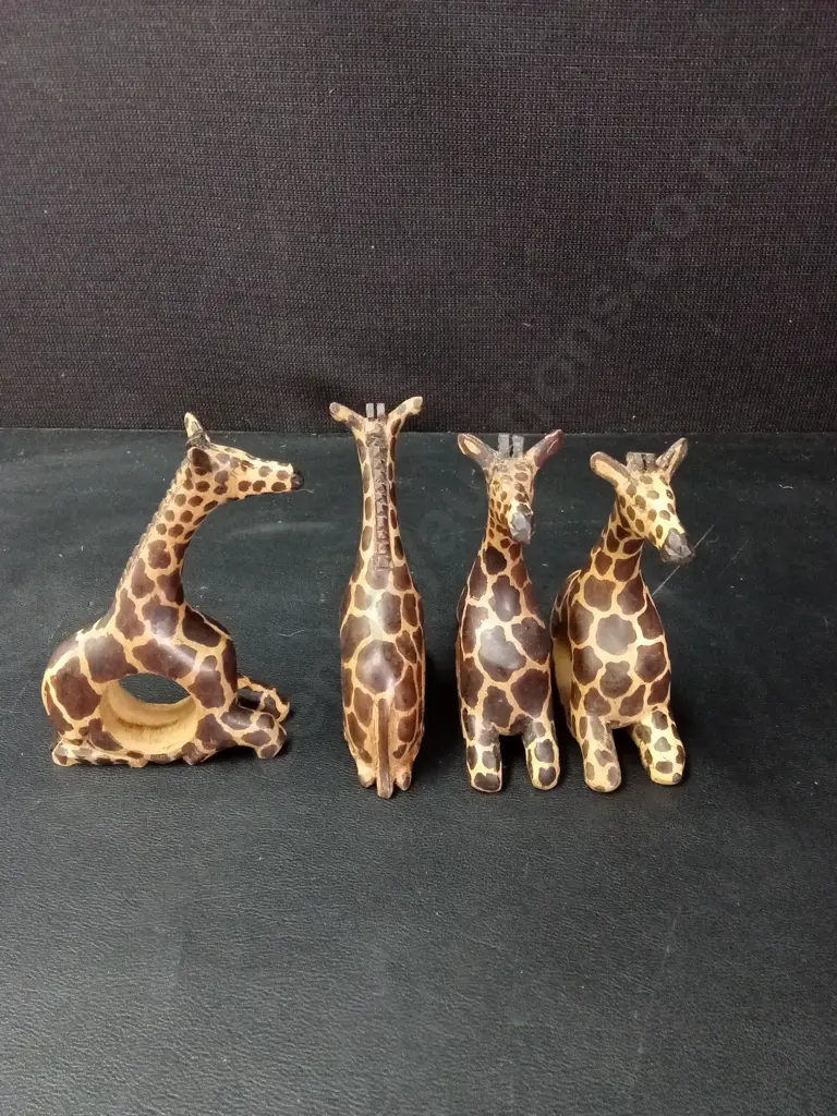 SET OF 4 HAND CARVED WOODEN GIRAFFE NAPKIN HOLDERS H12CM Image 1++
