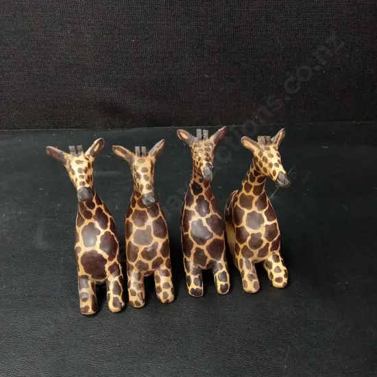 SET OF 4 HAND CARVED WOODEN GIRAFFE NAPKIN HOLDERS H12CM