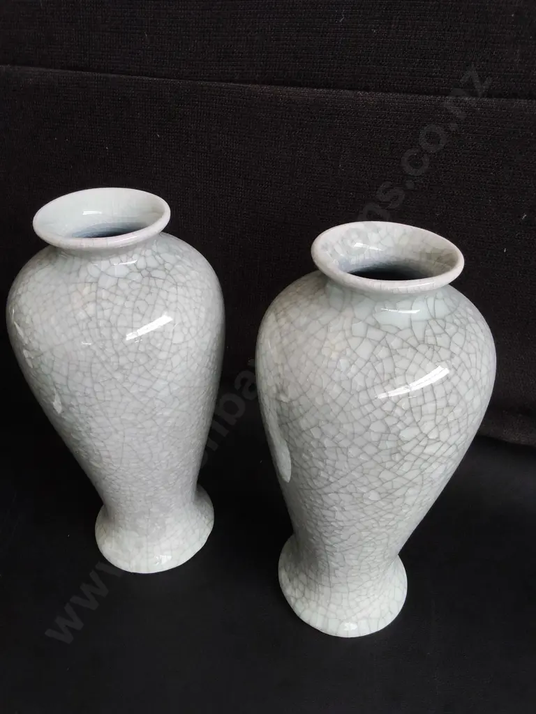 PAIR OF CHINESE STYLE CELADON CRACKLE GLAZE MEIPING VASES, H 26 CM Image 1++