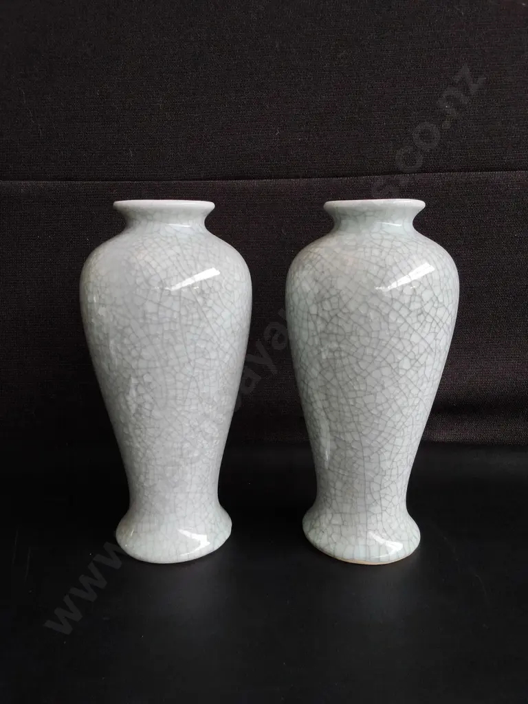 PAIR OF CHINESE STYLE CELADON CRACKLE GLAZE MEIPING VASES, H 26 CM Image 1++