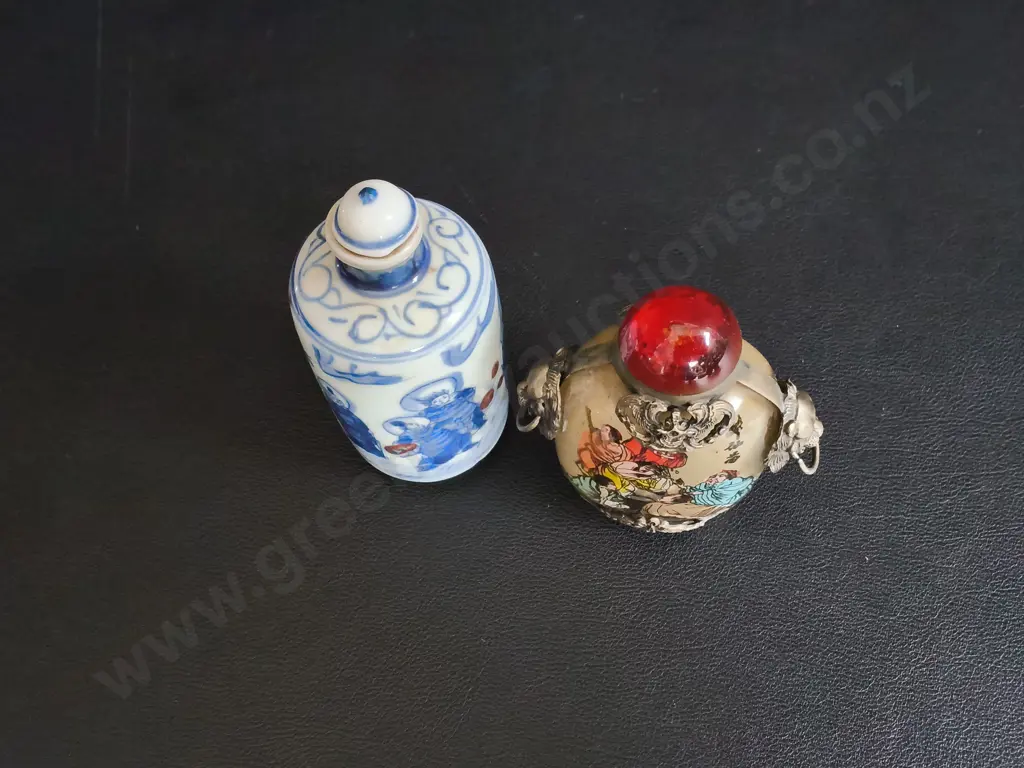 PAIR OF VINTAGE CHINESE SNUFF BOTTLES, TALLEST H 10 CM Image 1++
