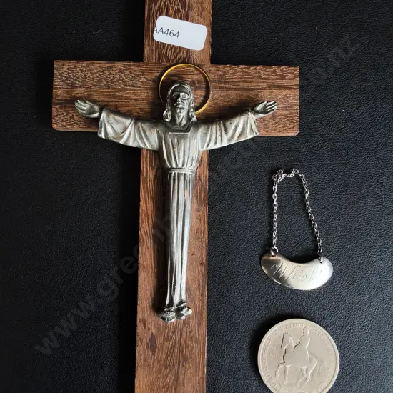 3 PIECES VINTAGE COLLECTORS ITEMS, RISEN CHRIST CRUCIFIX, SILVER PLATED DECANTER LABEL AND COMMEMORATIVE COIN