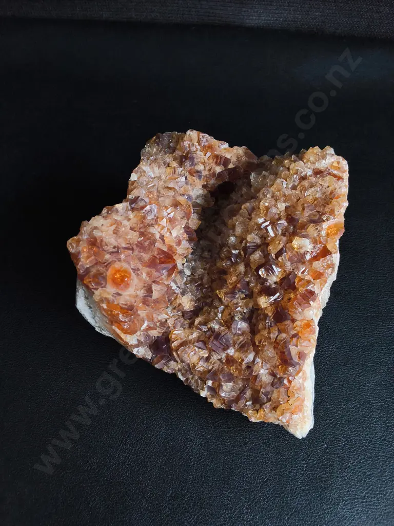 LARGE CITRINE CRYSTAL CLUSTER, W APPROX 12 CM Image 1++