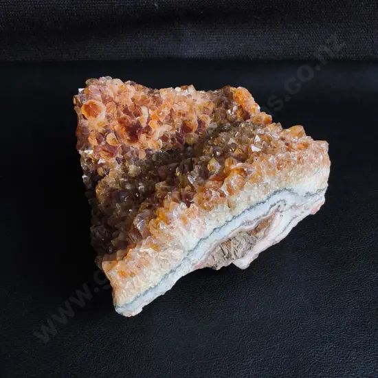 LARGE CITRINE CRYSTAL CLUSTER, W APPROX 12 CM