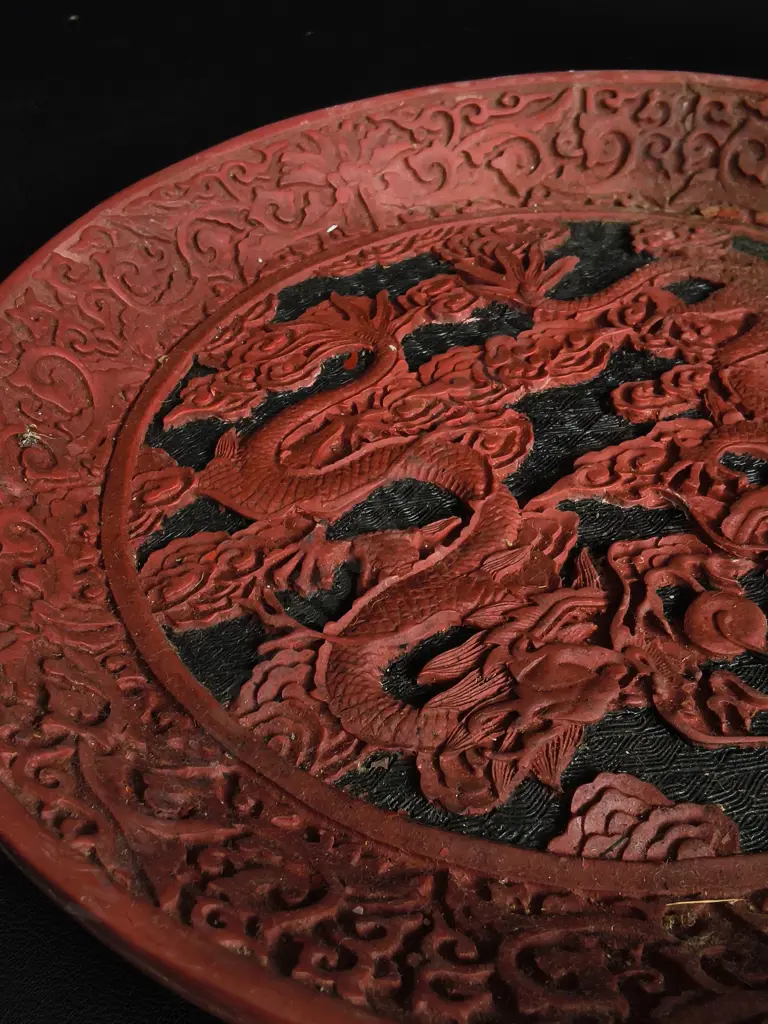 VINTAGE CHINESE CARVED PLATE, DIA 28 CM Image 1++
