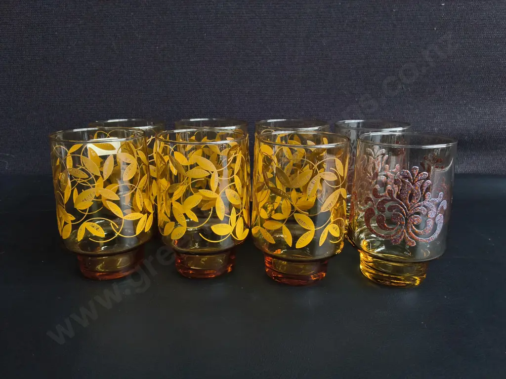 8 VINTAGE AMBER GLASS TUMBLERS, H 10 CM Image 1++