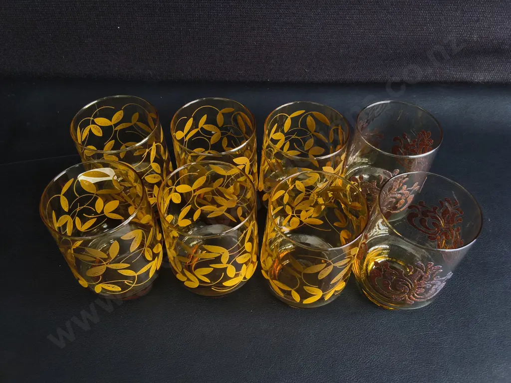 8 VINTAGE AMBER GLASS TUMBLERS, H 10 CM Image 1++
