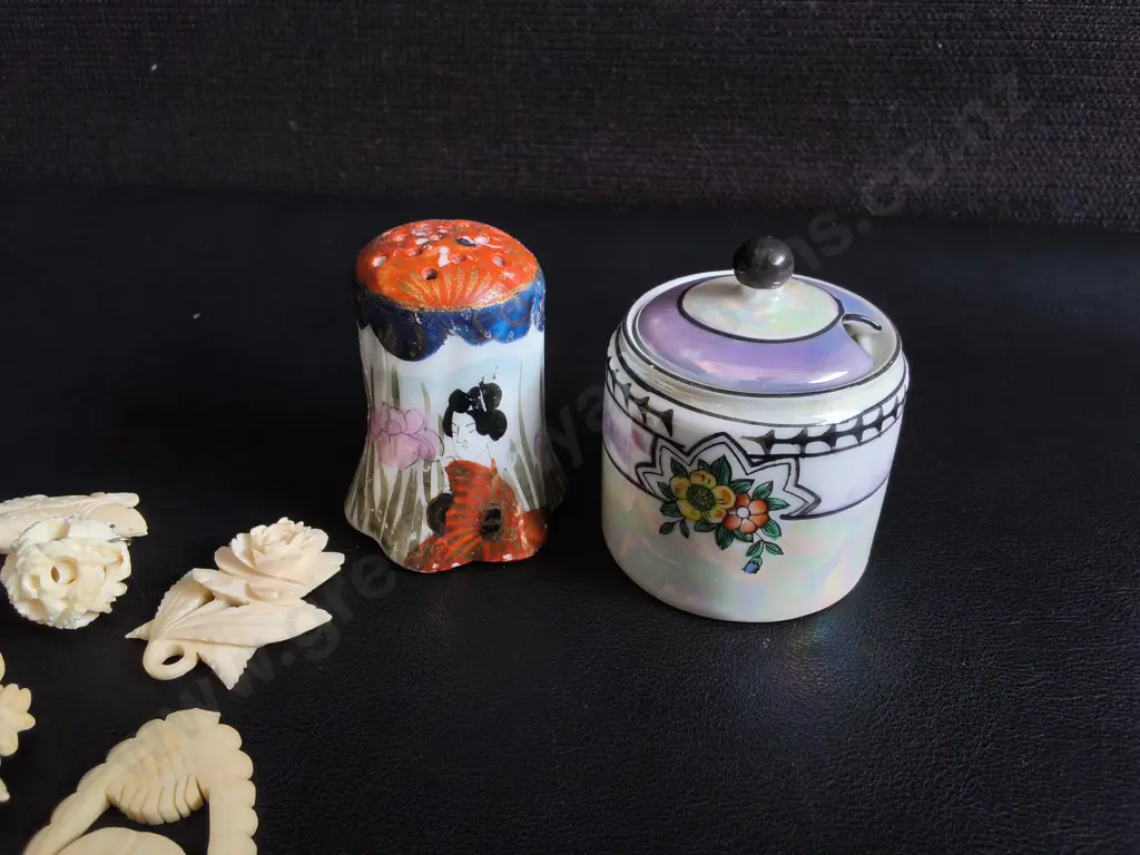 VINTAGE ASIAN CARVED CHARMS, AND HAND PAINTED PORCELAIN, TALLEST H 7 CM Image 1++