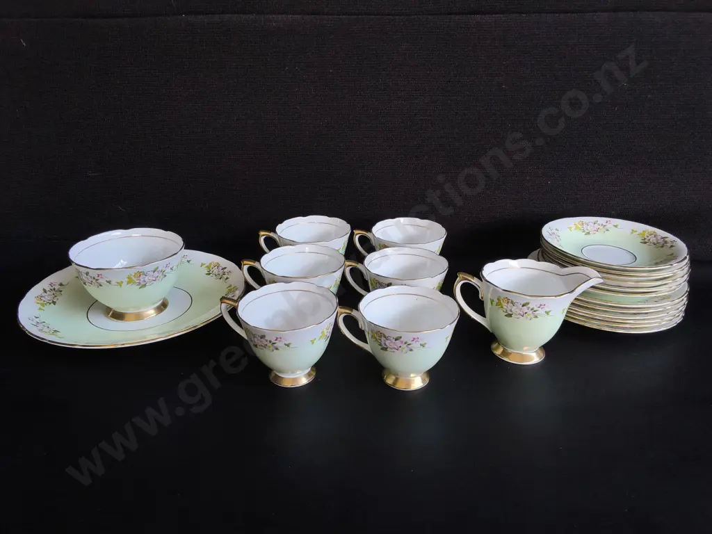 VINTAGE H.M. SUTHERLAND MINT GREEN AND PINK ROSE FINE BONE CHINA TEA SET, MADE IN ENGLAND, 21 PIECES Image 1++