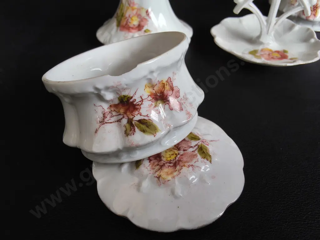 5 PIECES VINTAGE PORCELAIN VANITY SET, TALLEST H 16 CM, DAMAGE PICTURED Image 1++