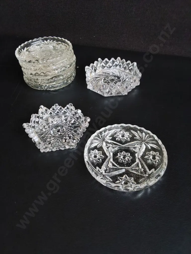 SET OF VINTAGE PRESSED GLASS COASTERS Image 1++