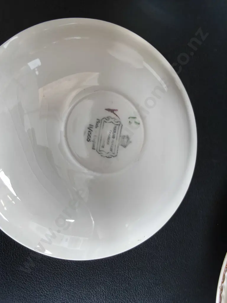 PORTLAND POTTERY 5 PIECE SET AND SET OF 6 WEDGWOOD SAUCERS Image 1++