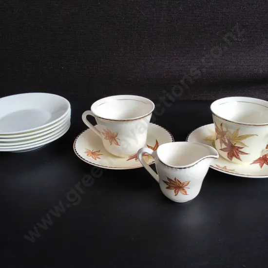 PORTLAND POTTERY 5 PIECE SET AND SET OF 6 WEDGWOOD SAUCERS