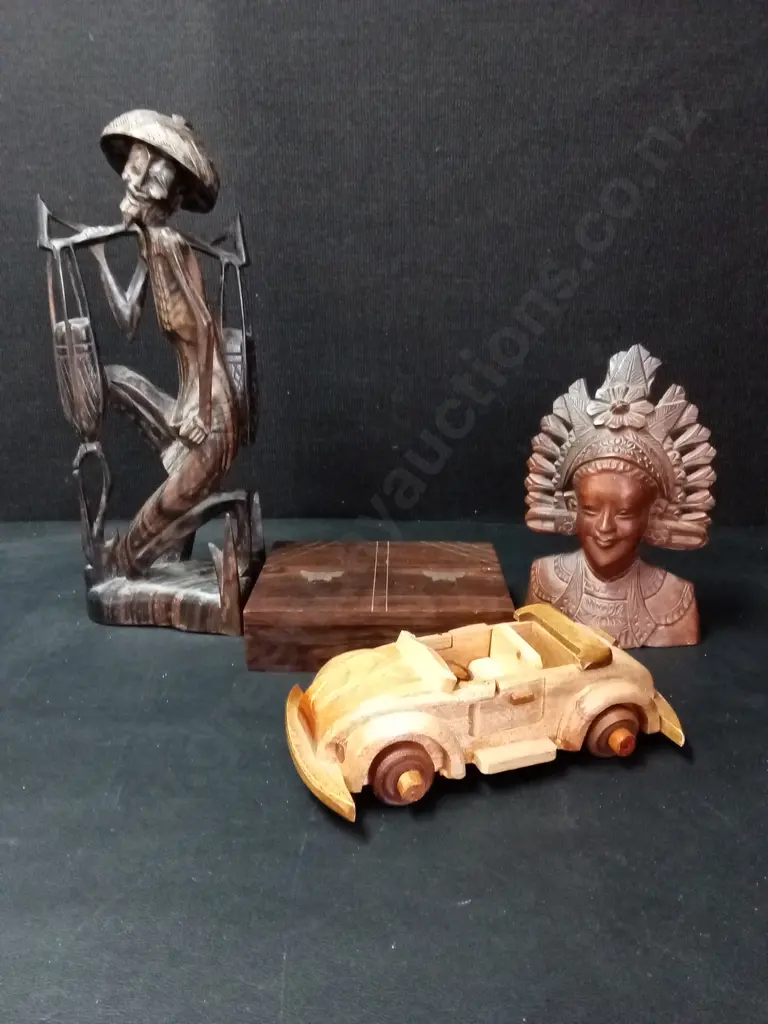 4 WOODEN ITEMS TALLEST H30CM Image 1++