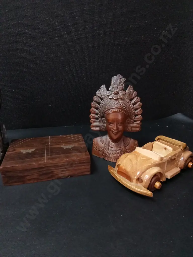4 WOODEN ITEMS TALLEST H30CM Image 1++