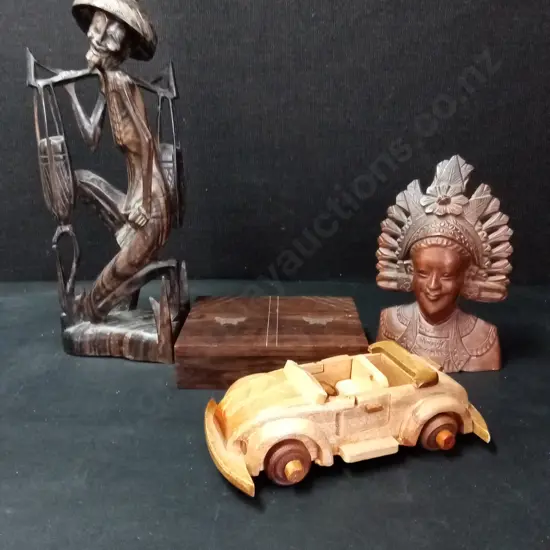 4 WOODEN ITEMS TALLEST H30CM