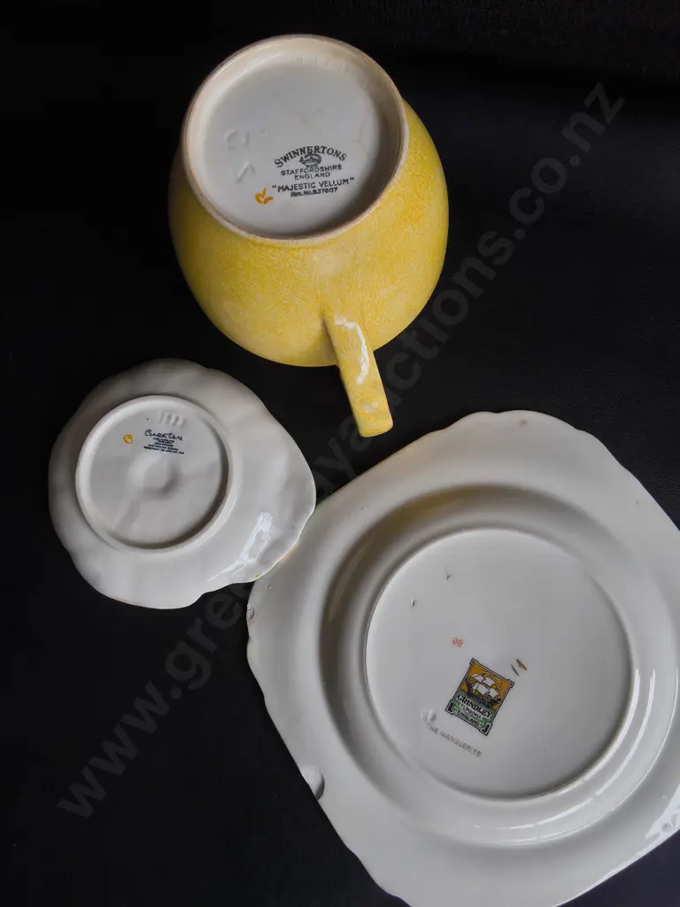 VINTAGE ART DECO TABLEWARE, 3 PIECES, TALLEST H 11 CM Image 1++
