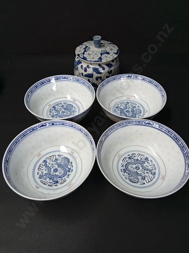 4 CHINESE DRAGON RICE-GRAIN BOWLS D15CM AND A CERAMIC JAR Image 1++