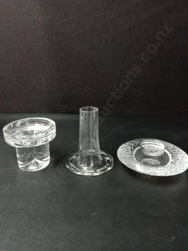 3 GLASS CANDLE HOLDERS TALLEST H11.5CM Image 1++
