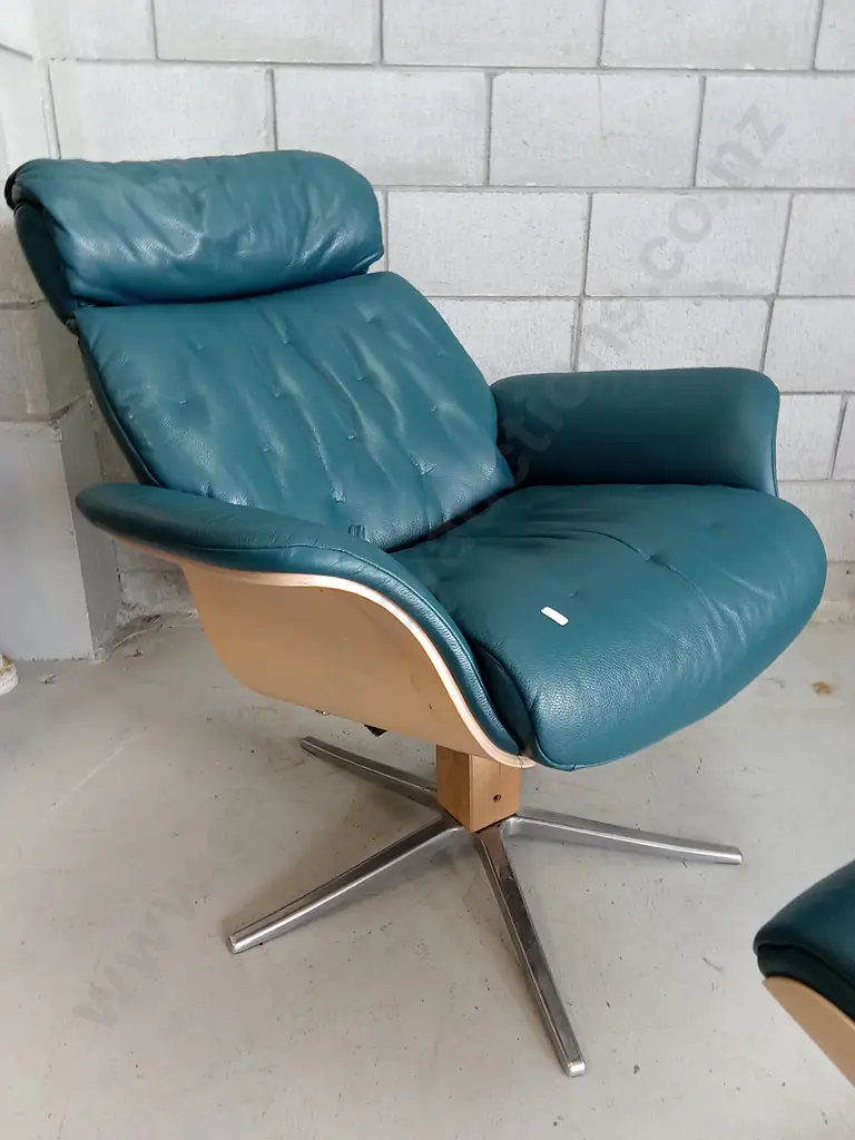 GENUINE BOVINE LEATHER SWIVEL RECLINER WITH FOOT STOOL - CHAIR BASE IS LOOSE REQUIRES ATTENTION Image 1++