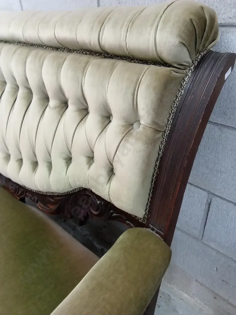 VINTAGE VICTORIAN STYLE CARVED WOOD SETTEE, WITH PISTACHIO VELVET UPHOLSTERY, H 94CM X W 144CM X D 84CM Image 1++