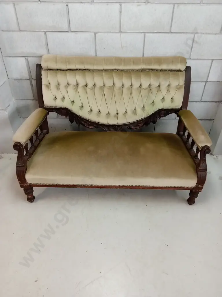 VINTAGE VICTORIAN STYLE CARVED WOOD SETTEE, WITH PISTACHIO VELVET UPHOLSTERY, H 94CM X W 144CM X D 84CM Image 1++