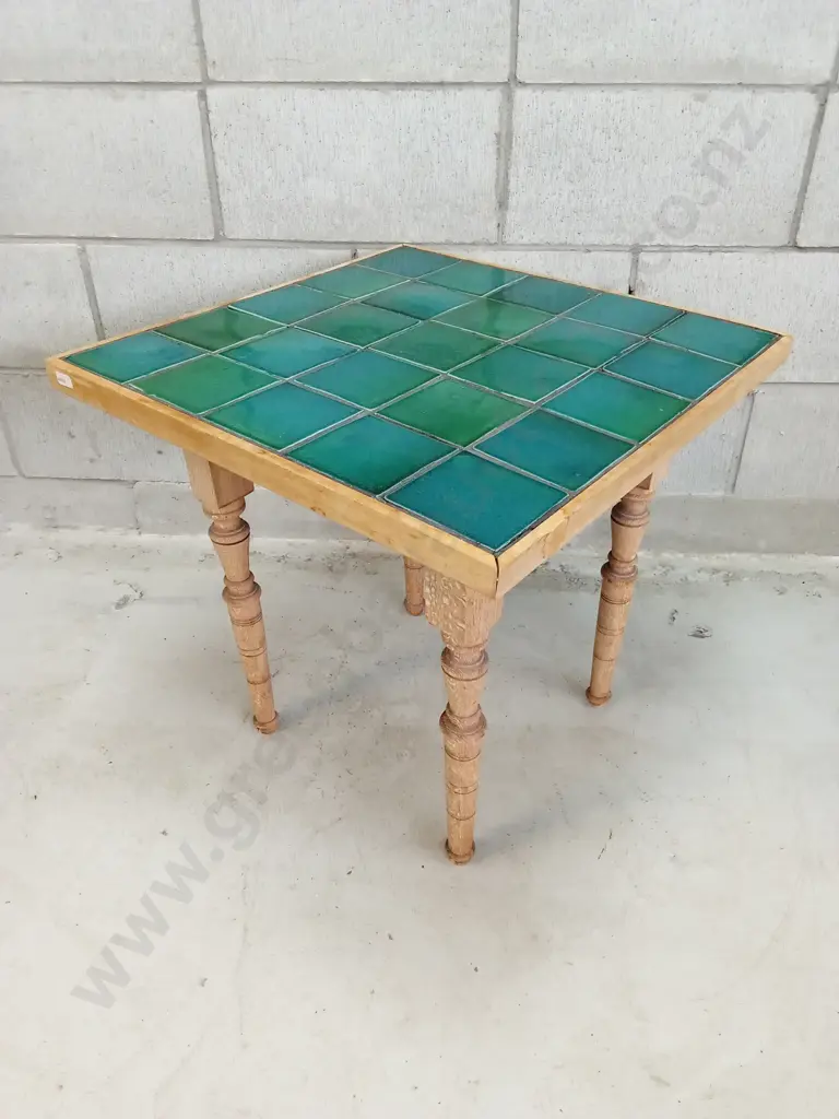 VINTAGE TILE TOP SIDE TABLE, H 52 X W 54CM X D 54CM Image 1++