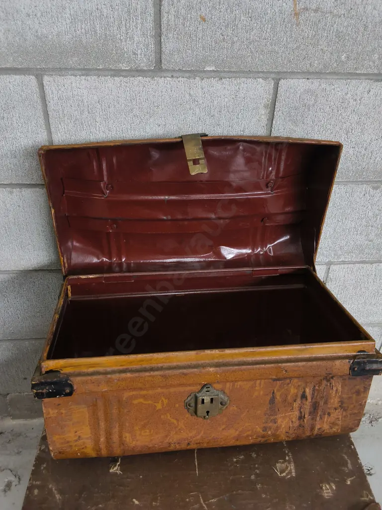 VINTAGE INDUSTRIAL METAL DOME TRUNK AND LEATHER SUITCASE, WIDEST W 56 CM Image 1++
