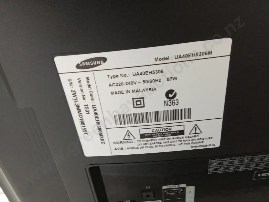 SAMSUNG 40" TV (UA40EH5306M) Image 1++