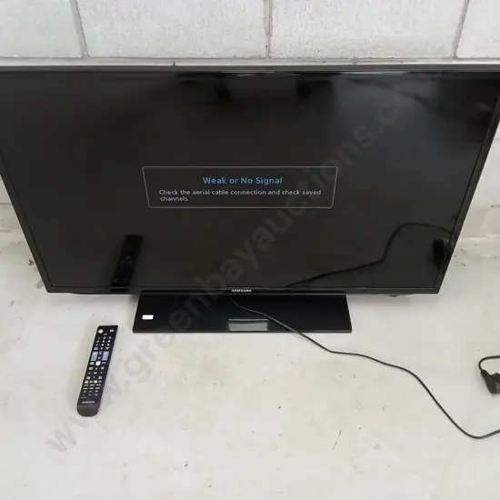 SAMSUNG 40" TV (UA40EH5306M)