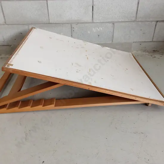 ADJUSTABLE WOODEN DRAFTING BOARD, 92CM X 72CM