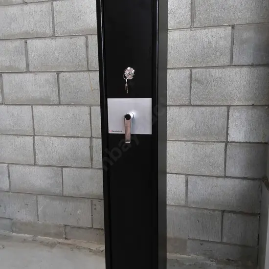 SANDLEFORD GUN SAFE, H 1.46 M
