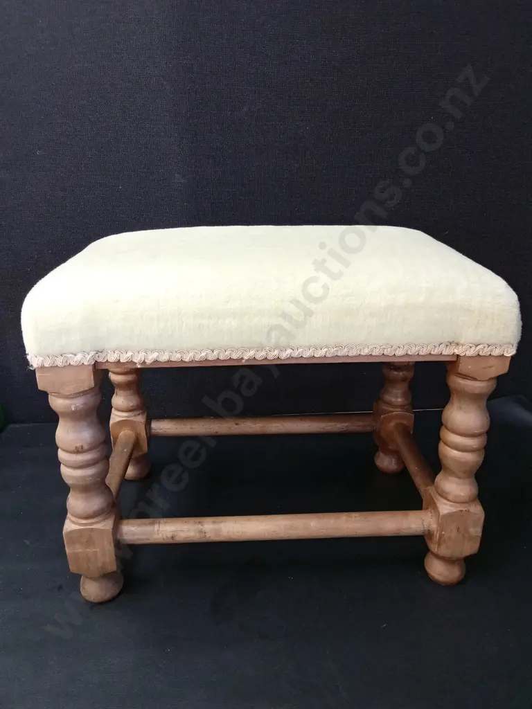 VINTAGE WOODEN FOOTSTOOL H35CM L42CM Image 1++