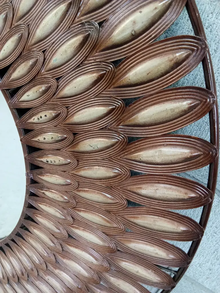 SHEET METAL DECORATIVE MIRROR, 86CM DIAMETER Image 1++