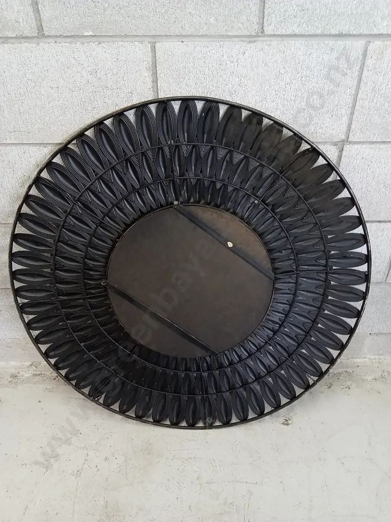 SHEET METAL DECORATIVE MIRROR, 86CM DIAMETER Image 1++