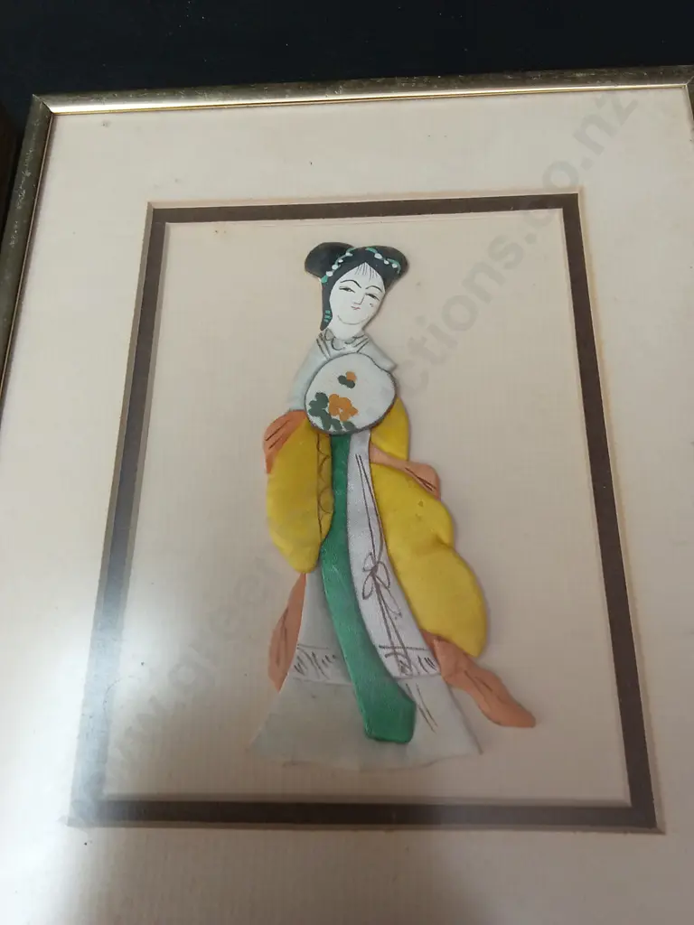 2 FRAMED 3D ASIAN SILK FIGURES 21CM X 25.5CM Image 1++