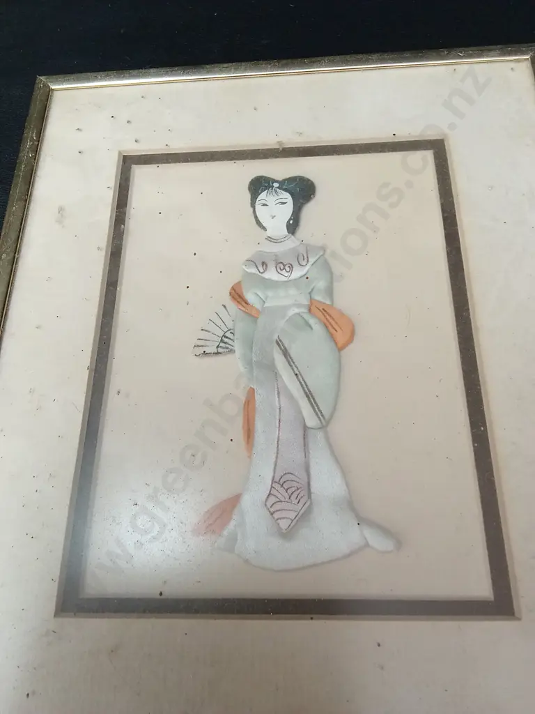 2 FRAMED 3D ASIAN SILK FIGURES 21CM X 25.5CM Image 1++