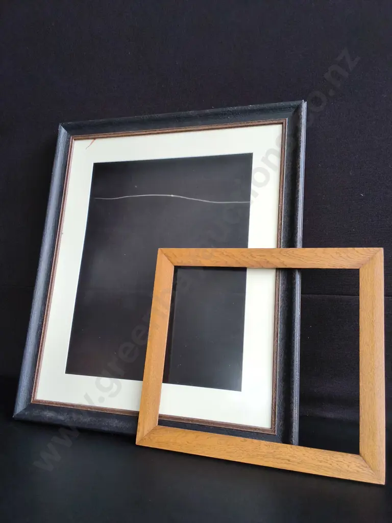 PAIR OF VINTAGE FRAMES, MISSING BACKING, TALLEST H 76 CM Image 1++