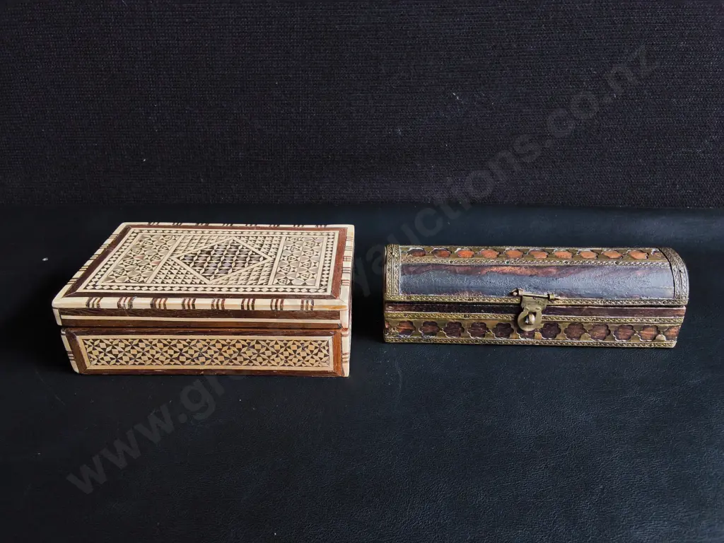 PAIR OF VINTAGE HAND CRAFTED BOXES, WIDEST W 18 CM Image 1++