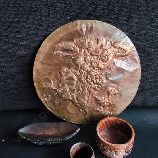 4 PIECES CARVED PLAQUE AND WOODEN ITEMS, TALLEST H 26 CM
