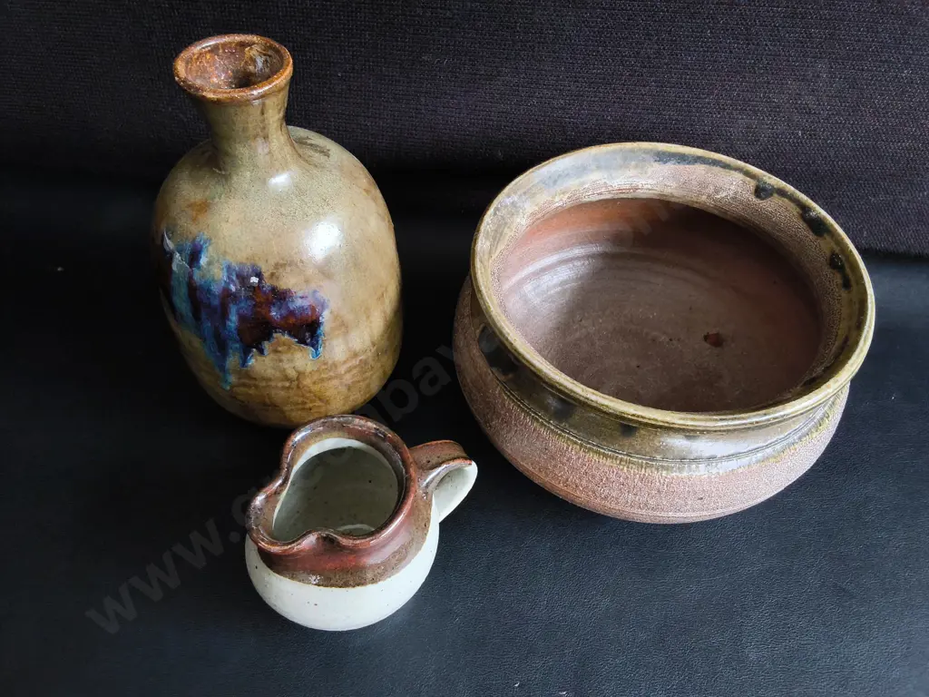 VINTAGE STUDIO POTTERY, 3 PIECES, TALLEST H 21 CM Image 1++