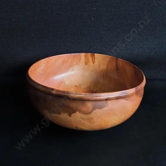VINTAGE HAND TYRNED NEW ZEALAND NATIVE MATAI WOOD BOWL, DIA 23 CM