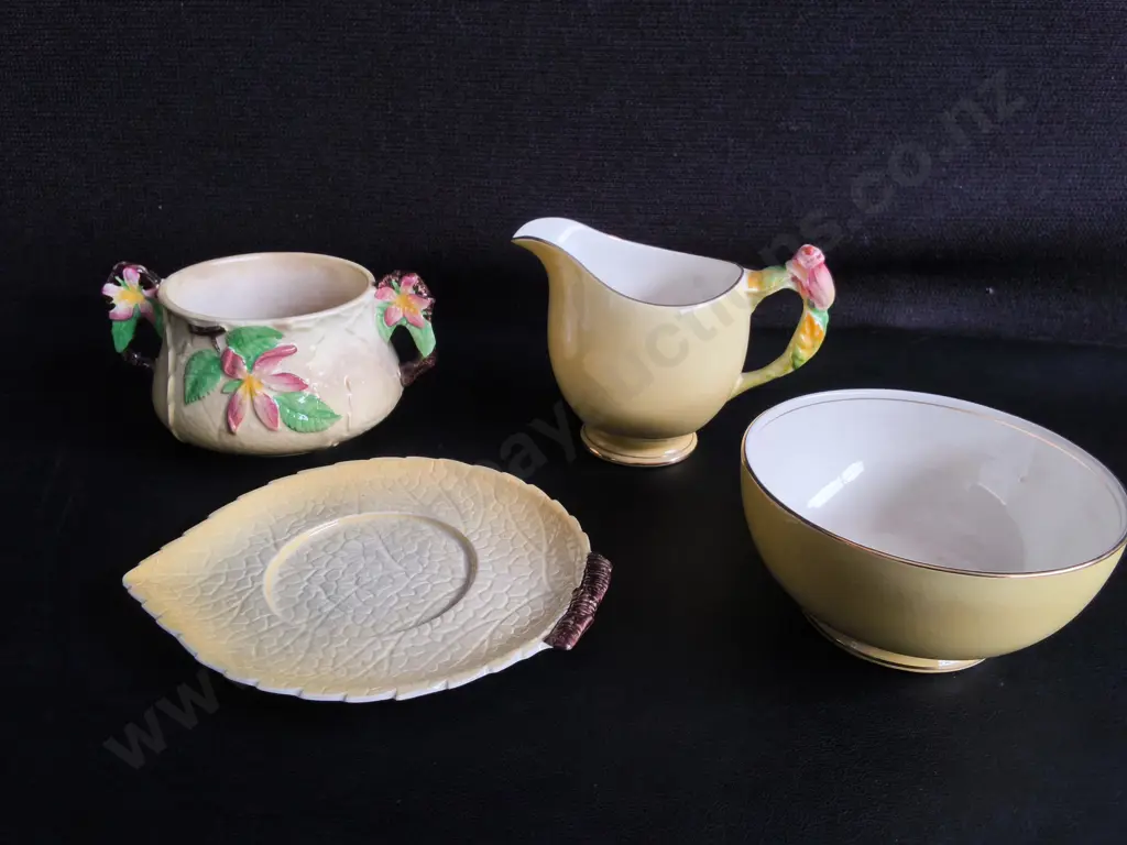 VINTAGE CARLTON WARE PORCELAIN SET AND ROYAL WINTON SET, 4 PIECES Image 1++