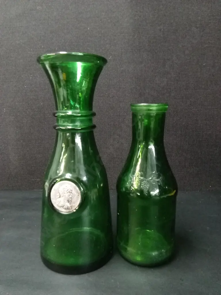 2 GREEN GLASS BOTTLES TALLEST H27CM Image 1++