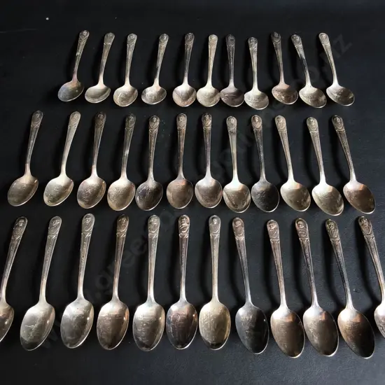 COLLECTION OF VINTAGE WM. ROGERS MFG. CO. US PRESIDENTIAL SILVERPLATE SOUVENIR SPOONS