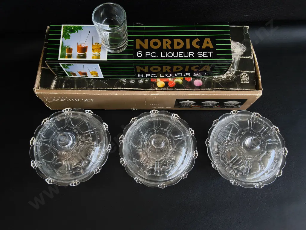 SET OF 6 VINTAGE GLASS CANISTERS WITH LIDS, AND SET OF 6 SHOT GLASSES, BOXED Image 1++