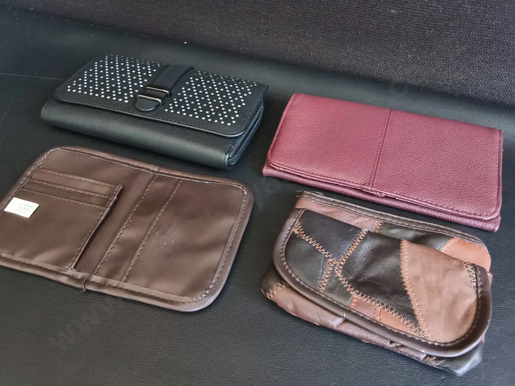 4 LEATHER WALLETS Image 1++
